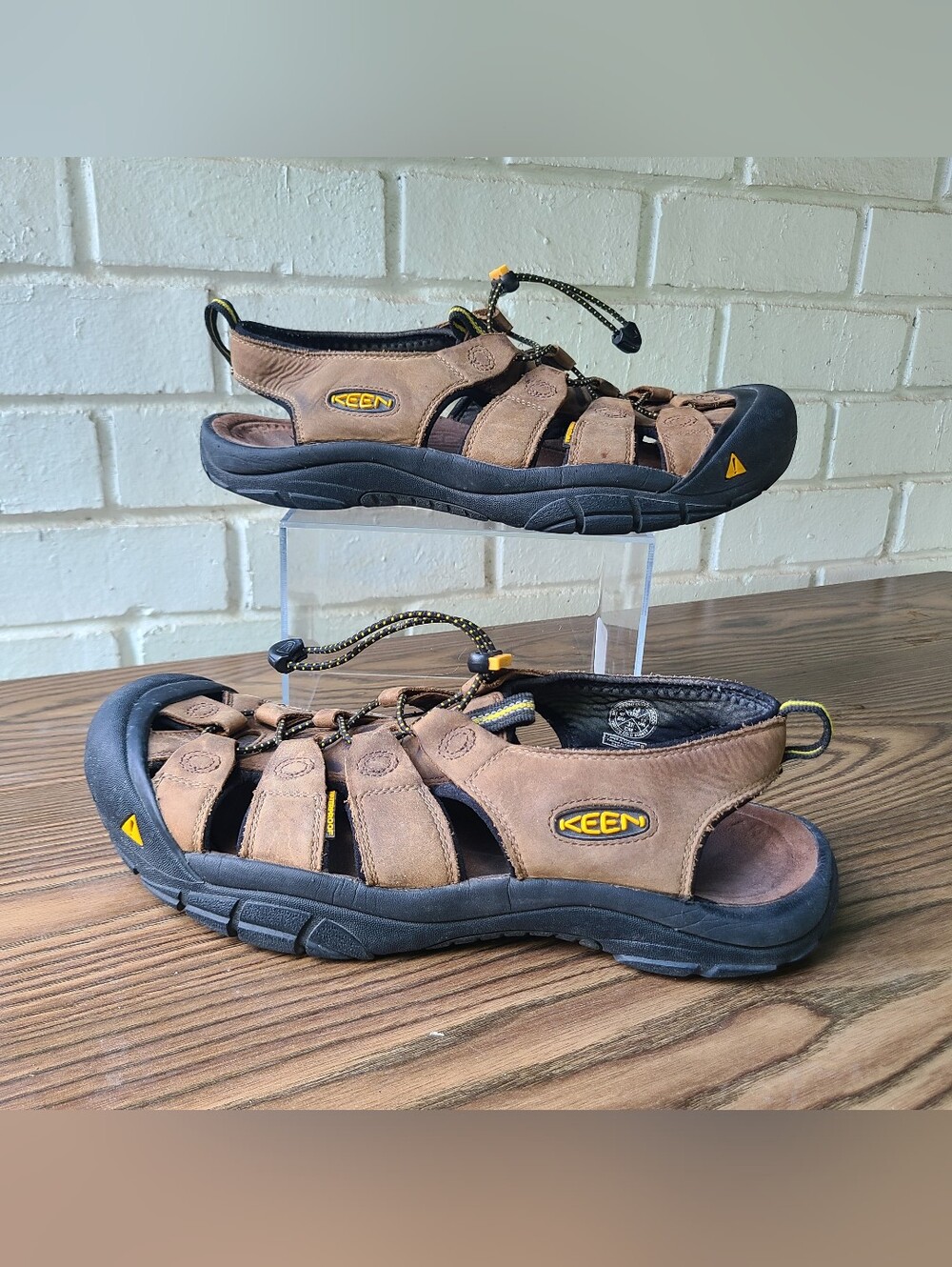 Keen Brown Leather Closed-Toe Men's Outdoor Sandals MEN size 13